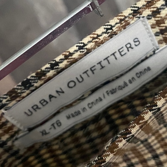 NWOT “Urban Outfitters” Brown and Cream Houndstooth Pleated Mini Skirt - Picture 4 of 7